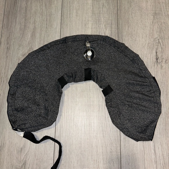 Large Inflatable Dog Collar - Picture 3 of 3